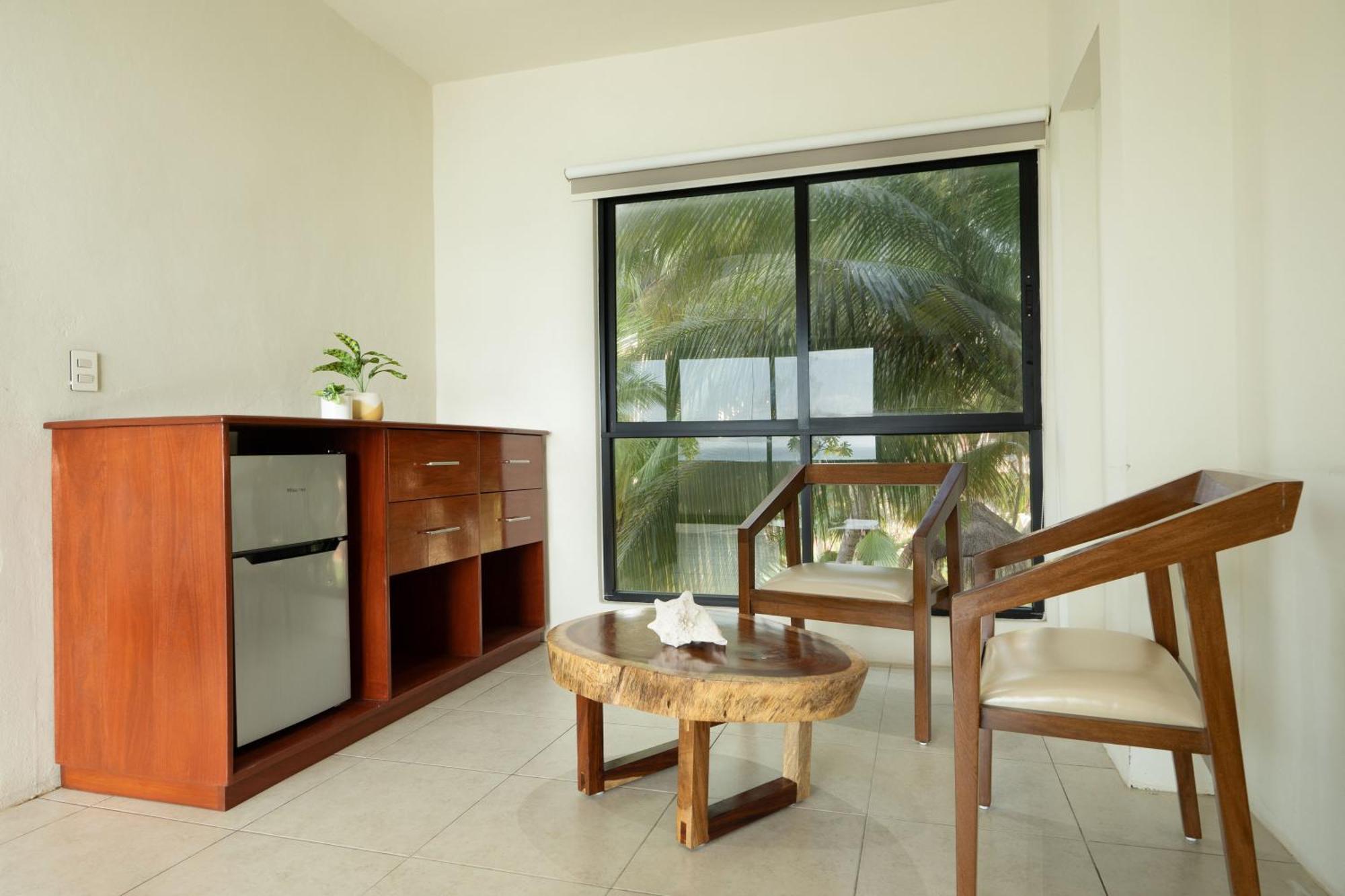 Cuxos Hotel Beachfront Isla Mujeres Exterior photo