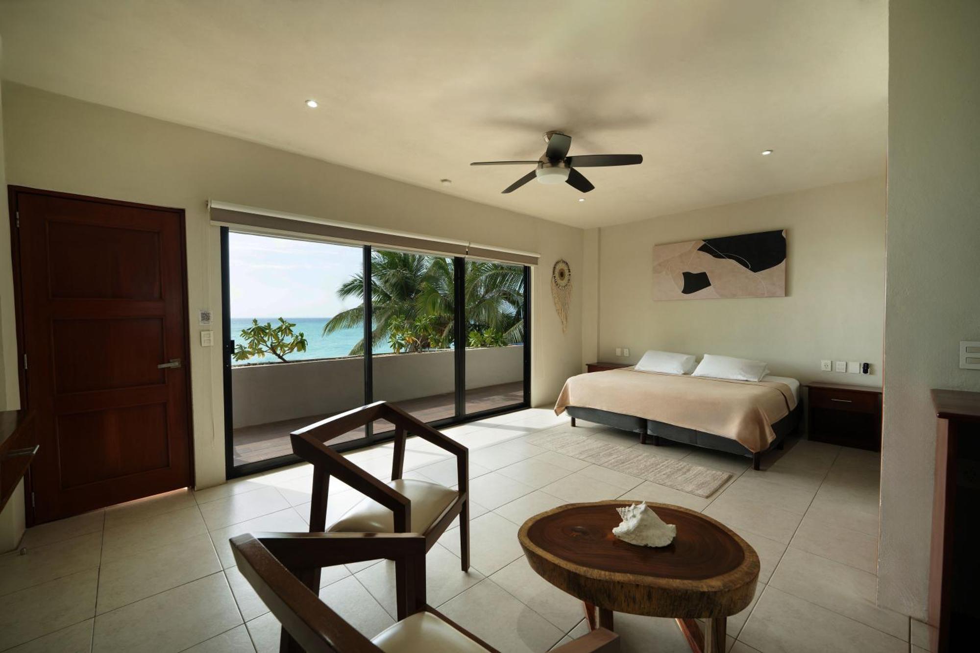 Cuxos Hotel Beachfront Isla Mujeres Exterior photo